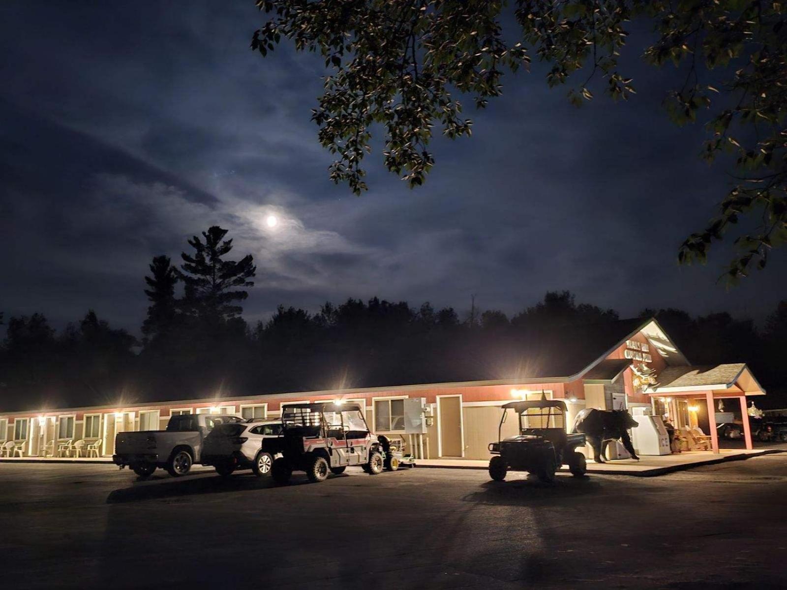Trails Inn Quadna Mountain Motel & Rv Park Hill City Ngoại thất bức ảnh